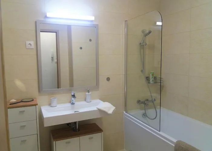 Tomjohn * שיופוק